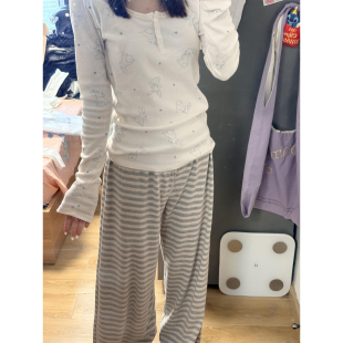 bm小兔子印花圆领纽扣长袖T恤女早秋新款修身显瘦内搭打底衫上衣