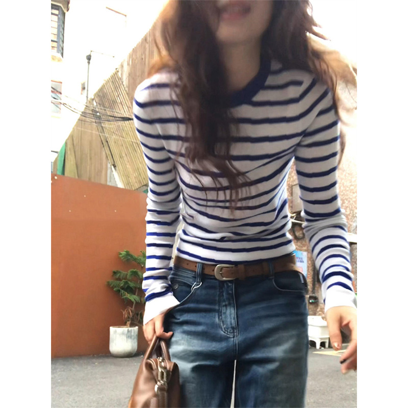 韩系穿搭蓝色条纹针织毛衣女秋冬