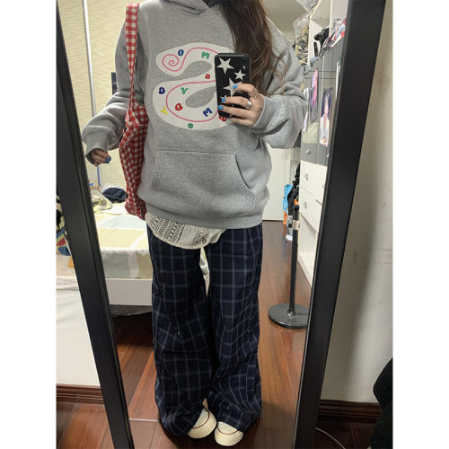 彩色字母刺绣灰色连帽卫衣女秋冬