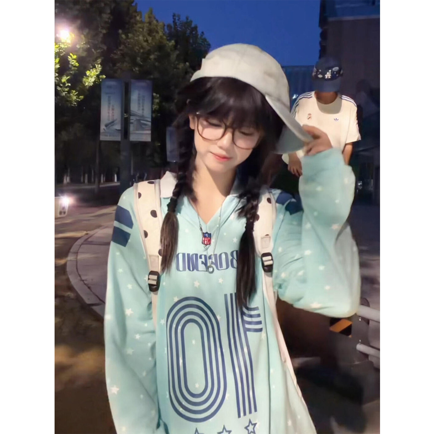 美式复古满印星星v领球衣t恤女秋图片