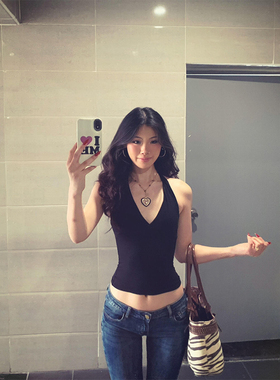 美式辣妹风V领黑色挂脖吊带背心女夏季外穿修身内搭纯欲短款上衣