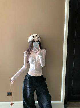 纯欲风甜辣性感V领长袖t恤女春秋2025新款收腰显瘦小众蕾丝衫上衣