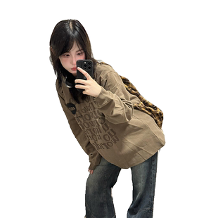 美式复古咖色字母印花长袖t恤女春秋2025新款宽松显瘦慵懒风上衣