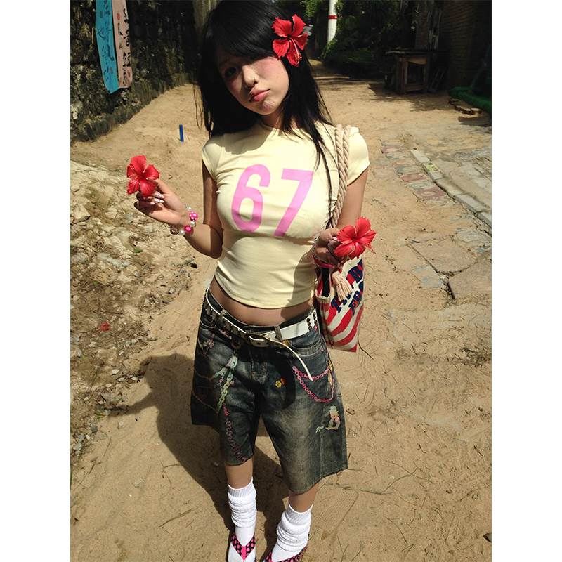 美式数字印花黄色正肩短袖t恤女