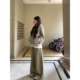 杏色条纹宽松连帽卫衣外套女秋季 韩系穿搭休闲百搭设计感上衣 新款