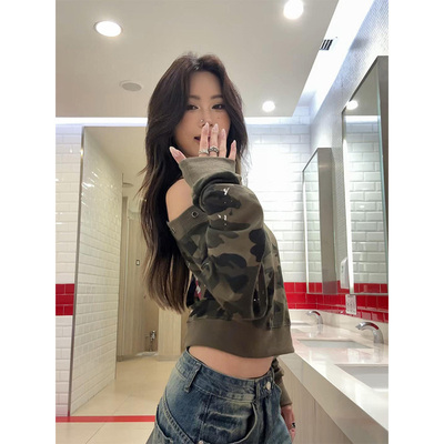 美式复古辣妹迷彩短款斜肩卫衣女