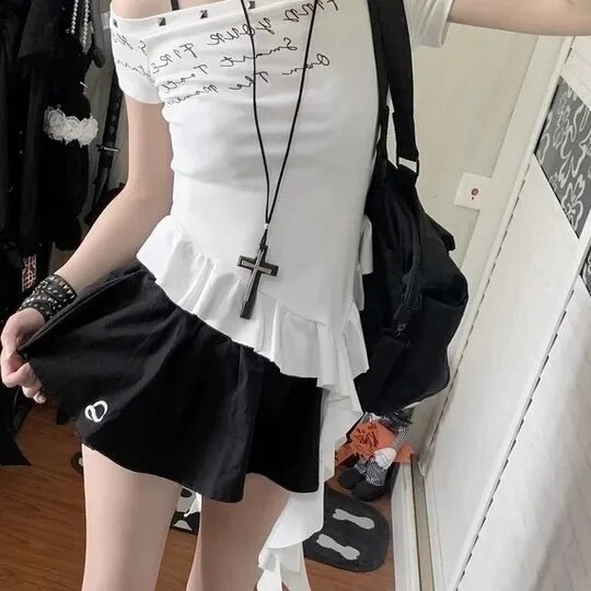 夏季辣妹斜肩字母T恤花苞裙套装