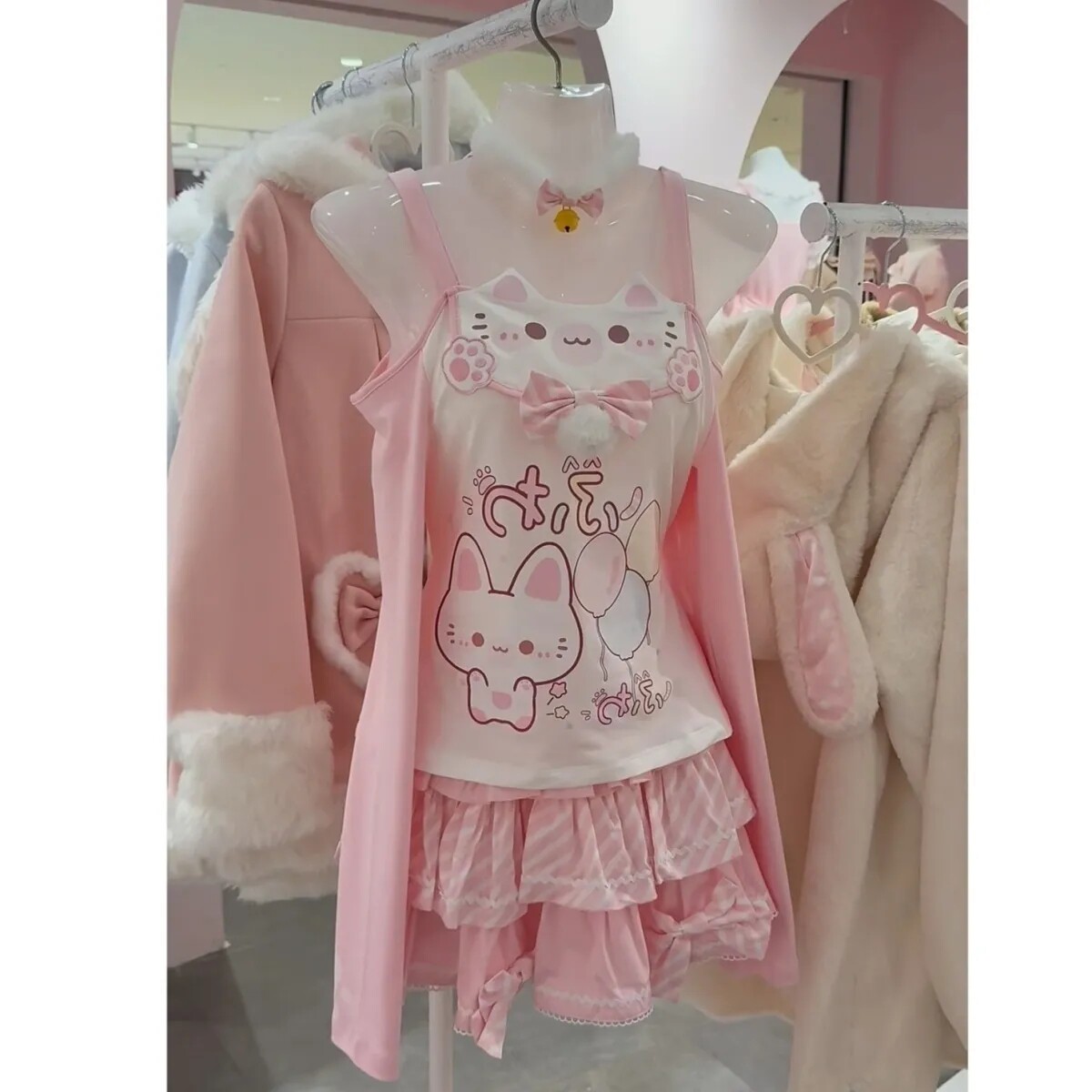 可爱软妹服萝莉少女感粉色猫咪假两件一字领露肩长袖收腰上衣外穿