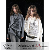 CestNous不对称歪斜链条涂鸦蝙蝠袖 堆褶毛衣女秋冬宽松半高领毛衫