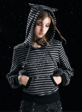 CestNous朋克毛球铆钉装饰黑灰色条纹猫耳连帽卫衣女秋冬百搭绒衫