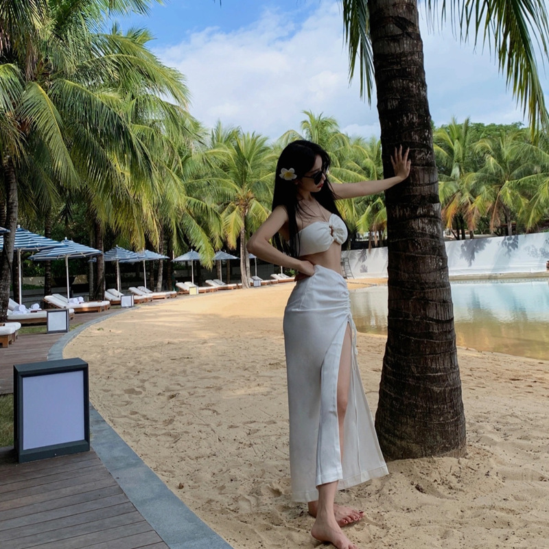 三亚旅行拍照沙滩裙女超仙白色挂脖裹胸长裙海边度假穿搭两件套装