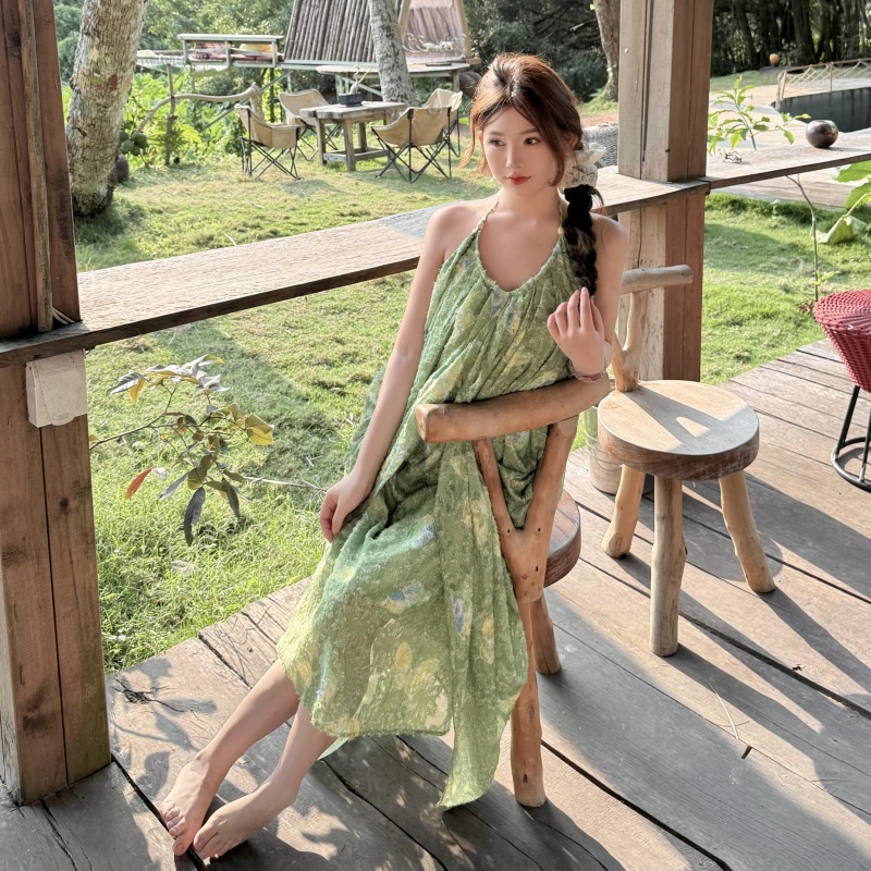 旅行度假拍照穿搭沙滩裙夏季绿色碎花超仙气质长款挂脖吊带连衣裙