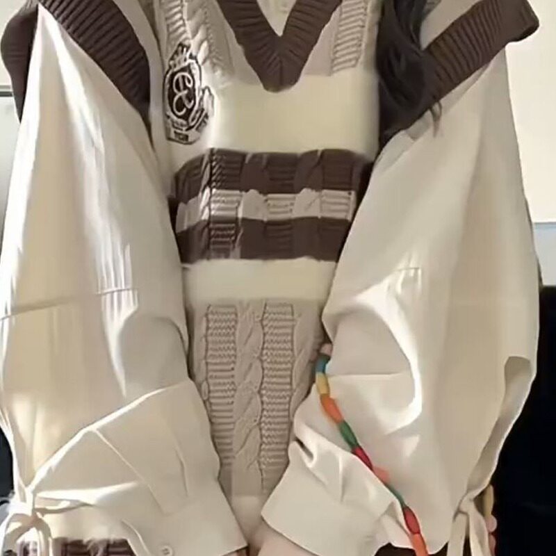 2023新款学院风毛刺绣针织马甲背心毛衣女学生+杏色衬衫两件/套装