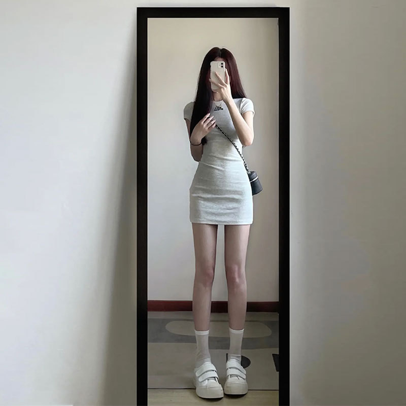 小个子辣妹短袖t恤连衣裙子女夏季2025新款收腰修身显瘦包臀短裙
