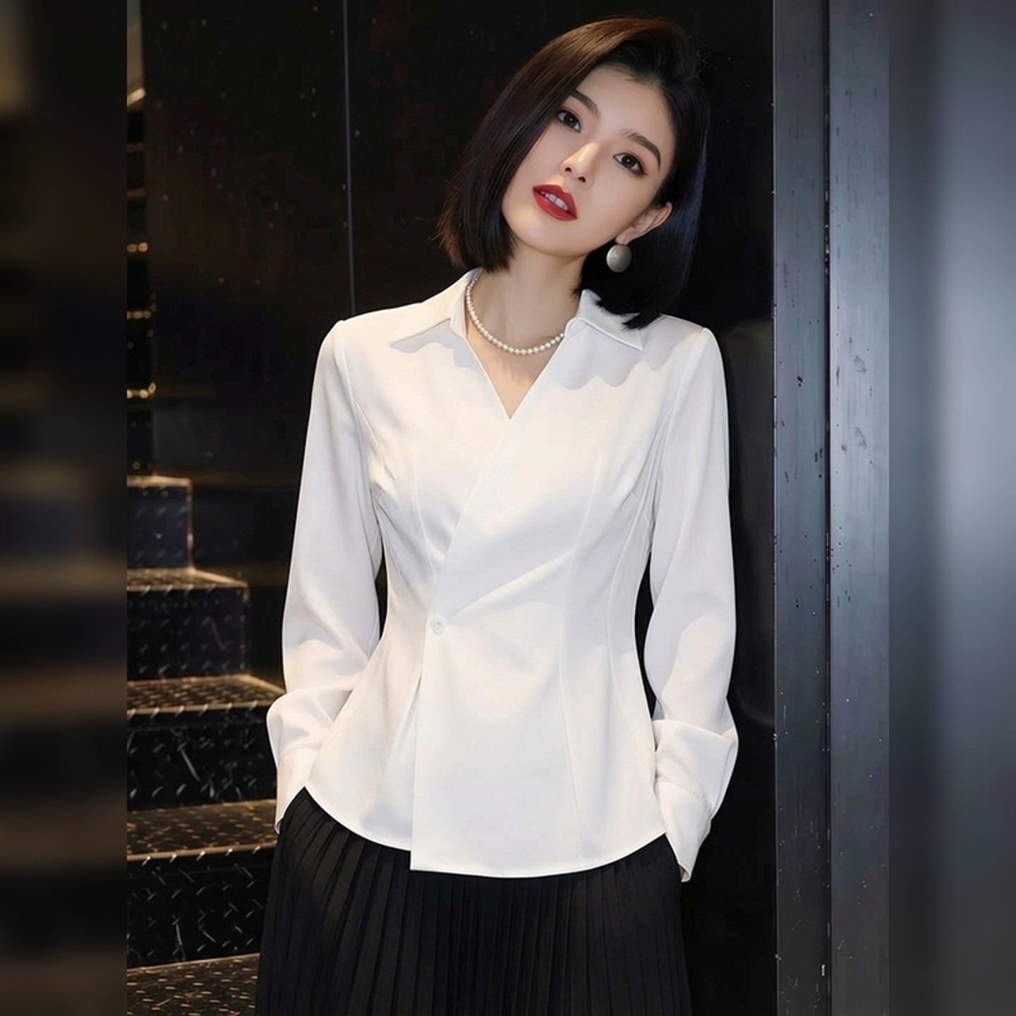 高端时髦气质风白色交叉V领衬衫女春季新款独特好看修身通勤上衣,女装/女士精品,大码内搭,淘宝优惠券,粉丝福利购,淘宝优惠卷