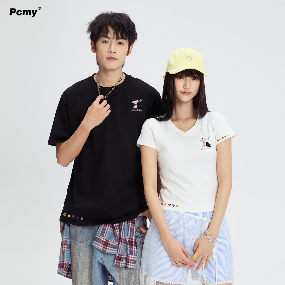 PCMY甜酷果核猫短袖情侣装夏季2026新款潮流V领正肩修身T恤上衣服