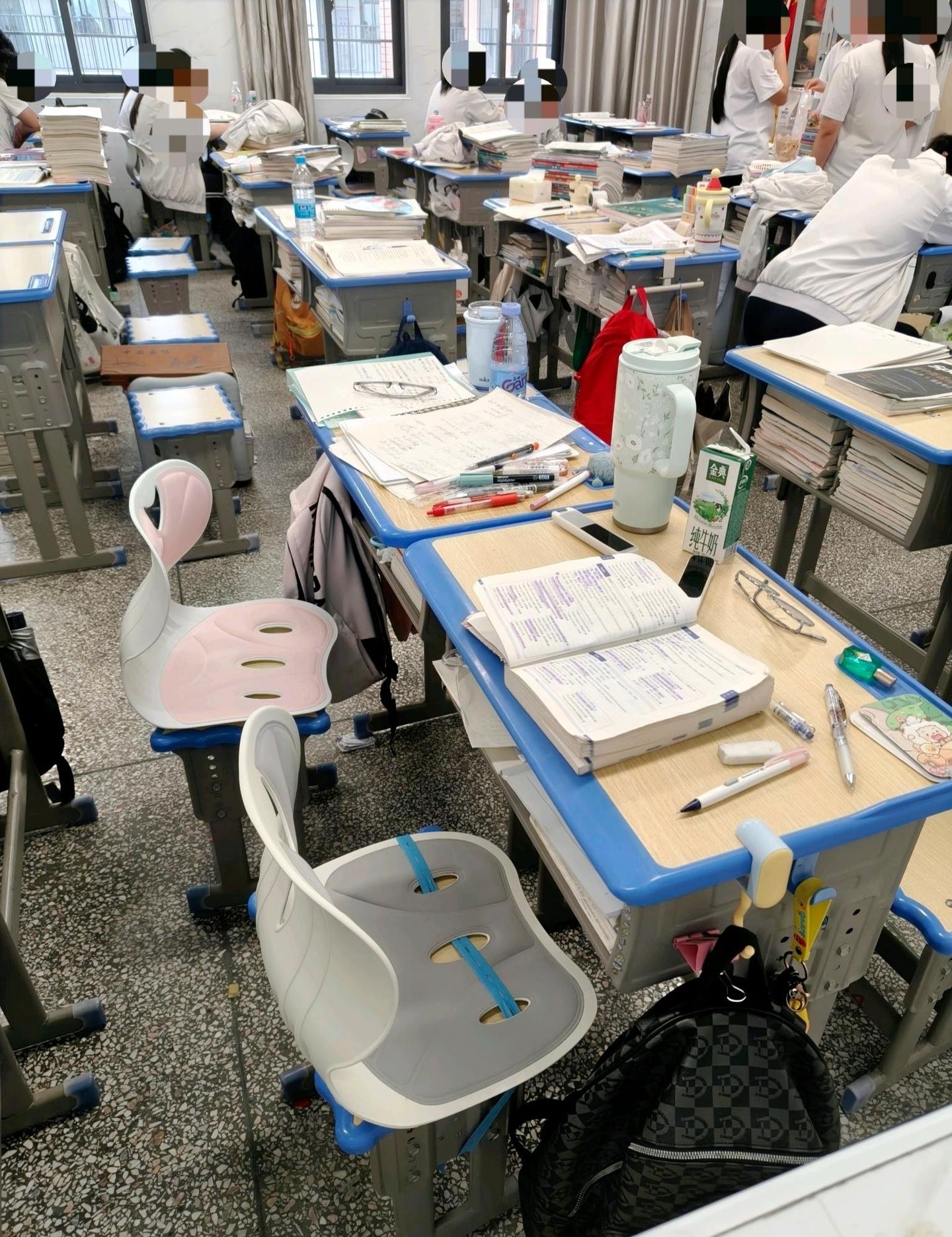护腰坐垫久神器靠背人体工学一体式座姿椅托办公室支撑