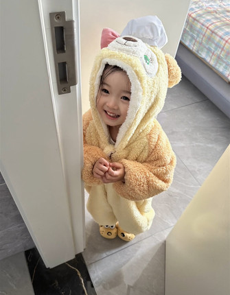 连体衣婴儿冬季加厚加绒衣服儿童睡衣男女宝宝珊瑚绒睡袋外出棉服