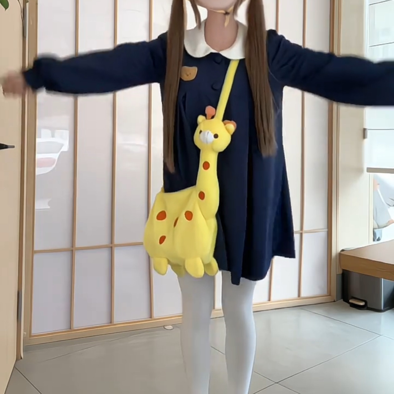 黄色超萌背包斜挎包可爱卡通包玩偶长颈鹿毛绒少女公仔单肩包女士