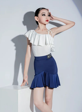 高级拉丁舞蹈裙2025新款女童夏季露背分体裙子白色套装荷叶边