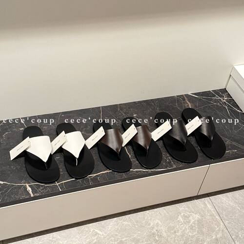 26FW简约三角夹趾平底拖鞋女