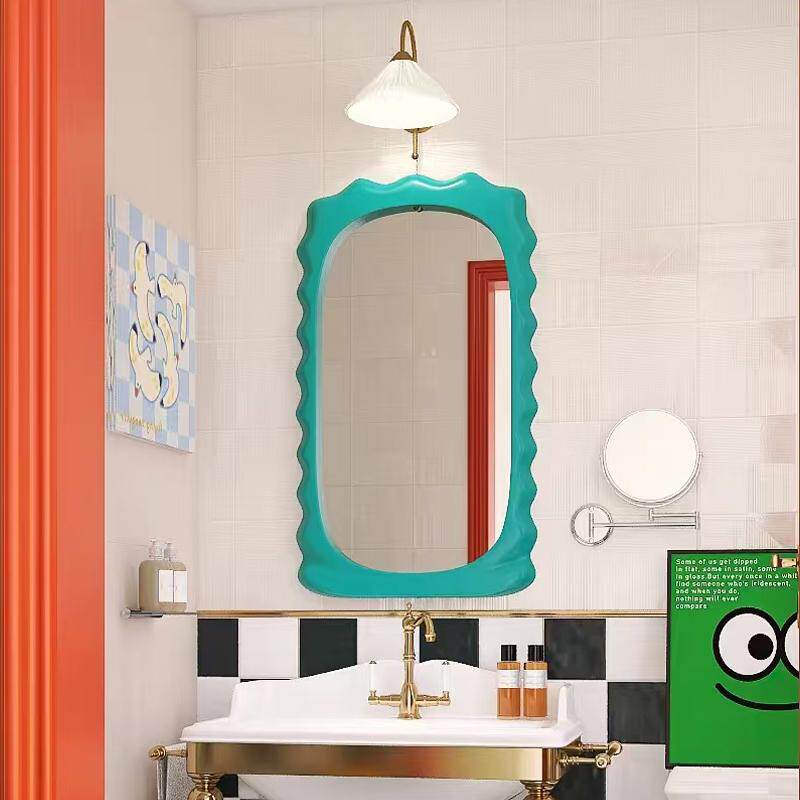 北欧不规则浴室镜奶油系壁挂化妆镜异形发光智能卧室卫生间洗漱镜