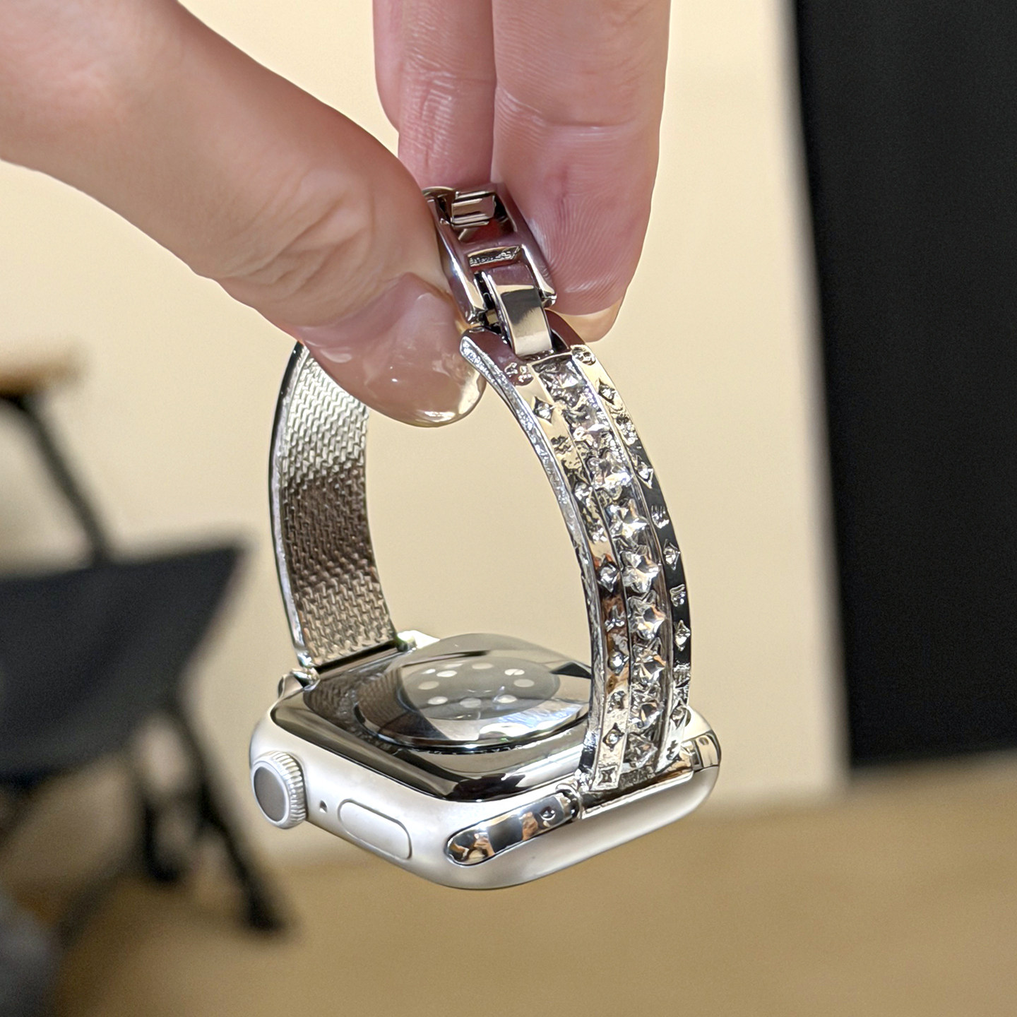 【星河】适用applewatchS11代闪钻手镯金属表带iWatchS10/9/8/7千金风小蛮腰苹果手表SE不锈钢手链细腕带夏女