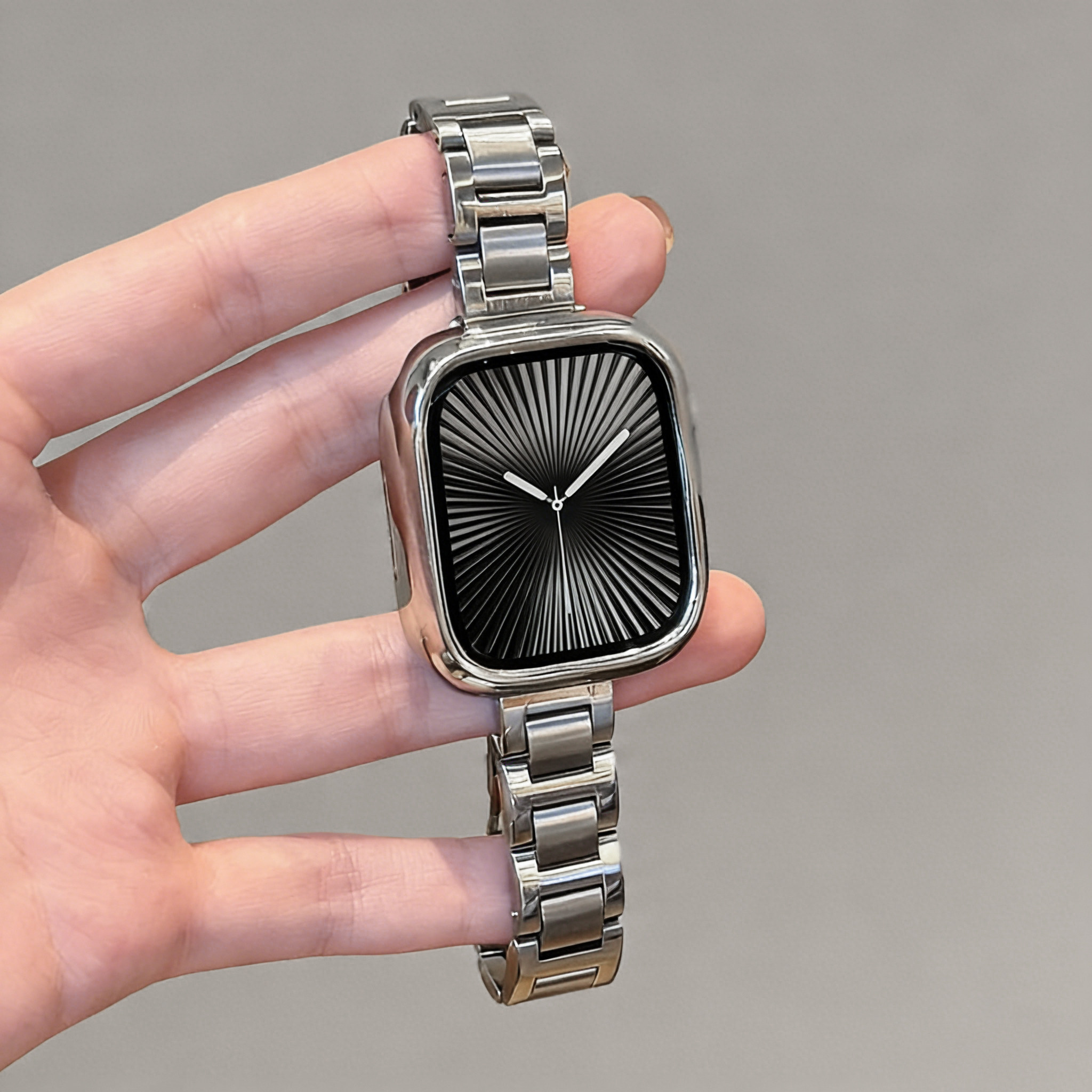 适用applewatch蓝气球金属套装苹果手表S11不锈钢蝴蝶扣表带+钻边框壳iWatch10/9/7质感小众ins小蛮腰8SE女夏