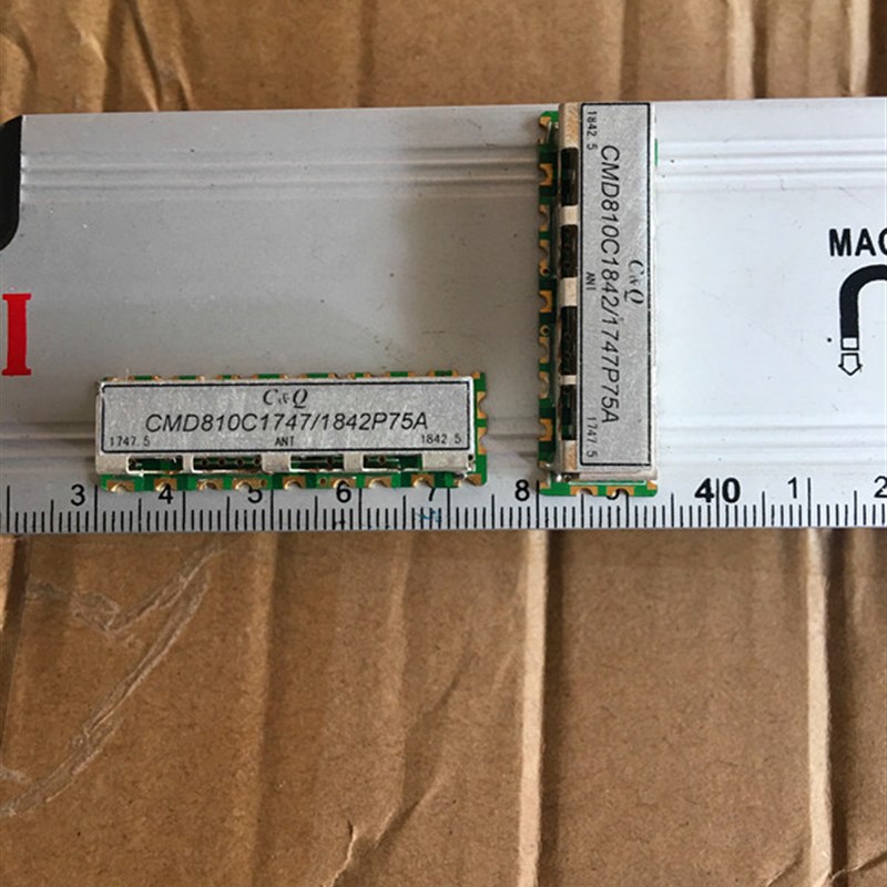 CMD8a10C1842/1747P75A DCS 1800 介质双工器 1842.5 1747.5MHZ