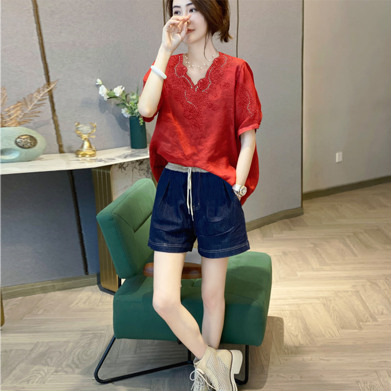 红色蕾丝v领衬衫女短袖薄款设计感休闲上衣夏季2023年新款欧洲站
