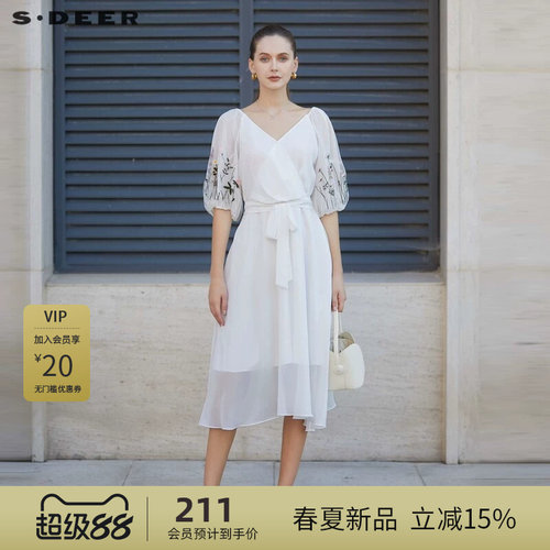 V领连衣裙 绣花设计 网纱拼接