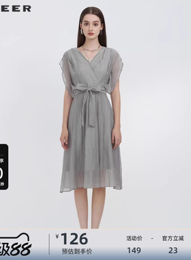 【sdeer奥莱】圣迪奥秋优雅V领压褶收腰无袖连衣裙S223Z12M6