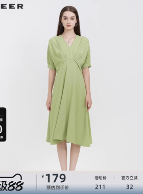 sdeer圣迪奥女装秋V领压褶垂坠短袖连衣裙S223Z12R8