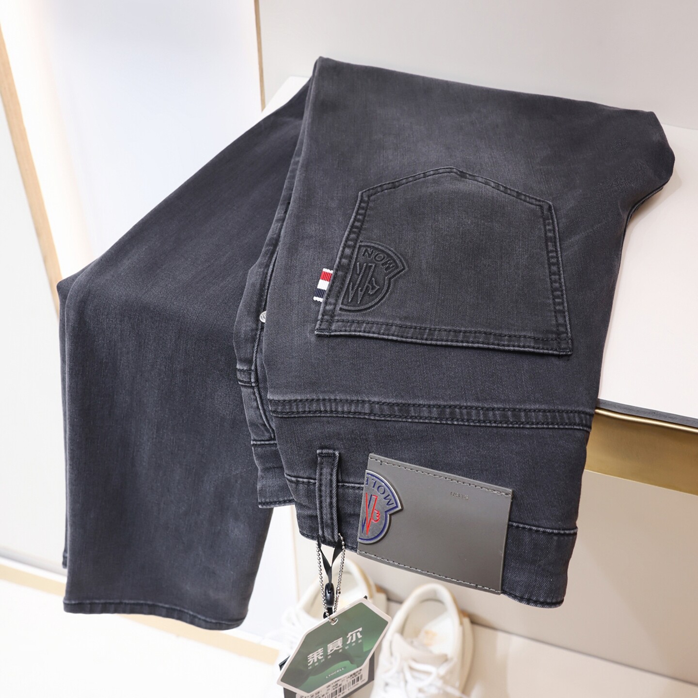 2026年春夏男士修身弹力深黑灰色薄款牛仔裤中腰小直筒舒适休闲裤