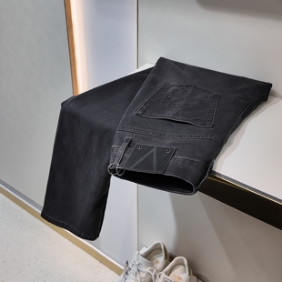 小直筒休闲裤 2026年新款 欧美风修身 深黑灰色弹力牛仔裤 子 春夏男士