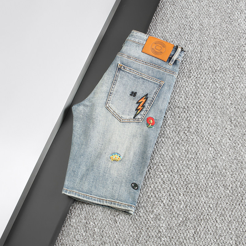 2025年新款夏季浅蓝色刺绣牛仔短裤男高档徽章修身中裤弹力五分裤