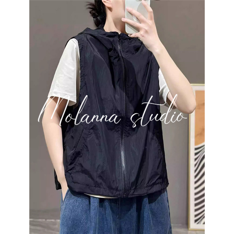 Molanna休闲连帽马甲外套女春夏新款纯色显瘦时尚透气马夹防晒服