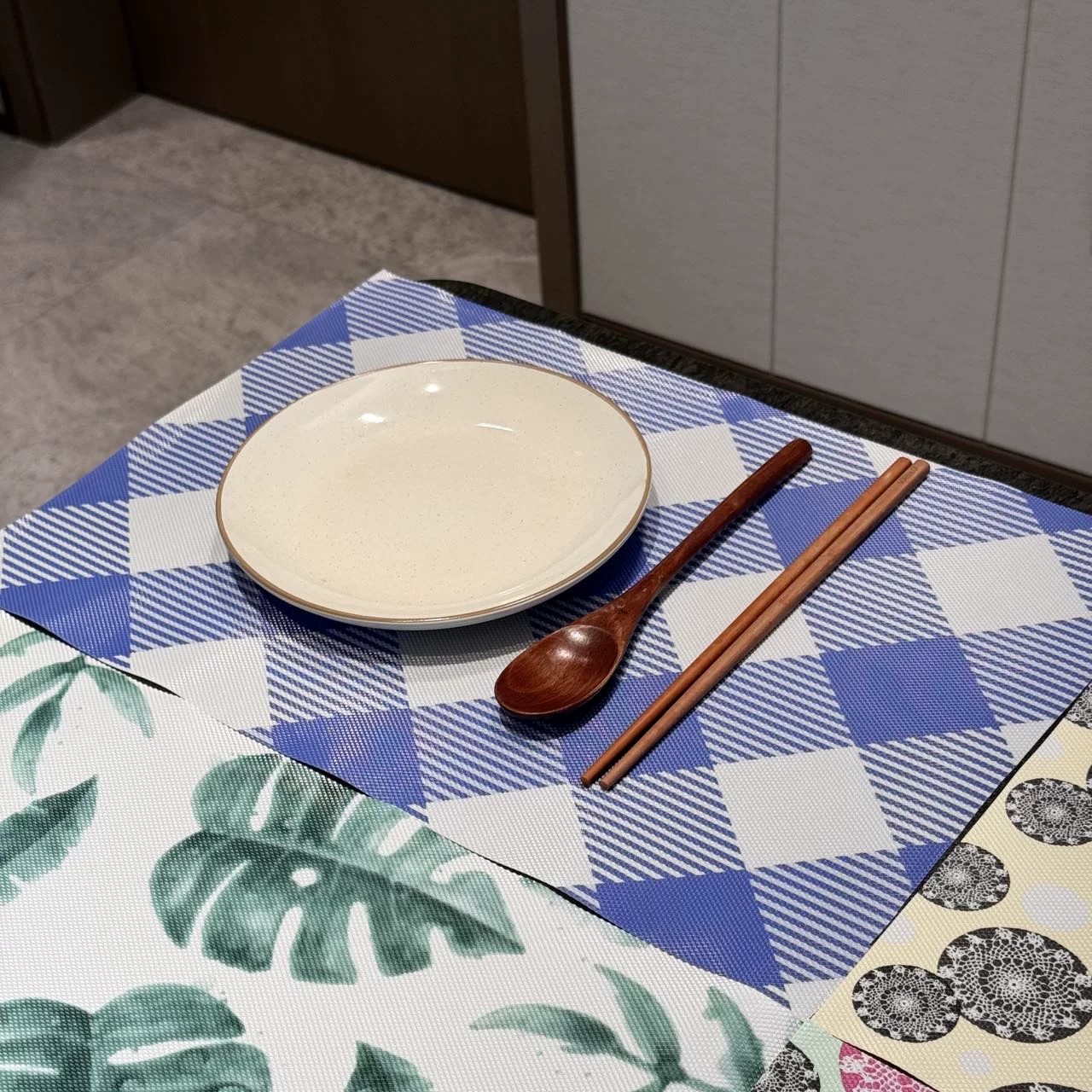 pvc厨房多用途隔污垫防油餐垫可裁剪厨房垫橱柜抽屉垫30X150cm