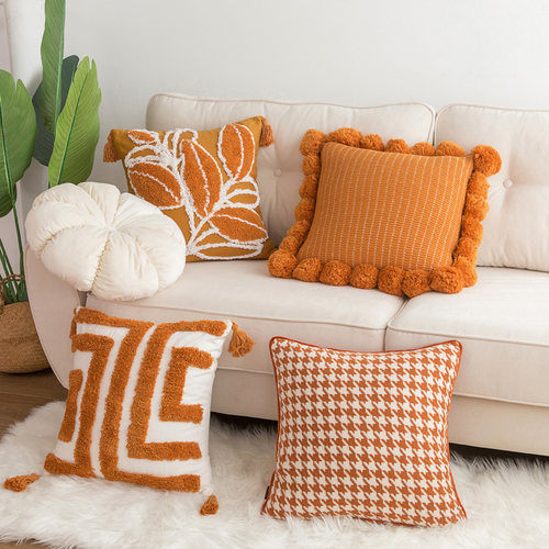 雅梵林橘色轻奢复古抱枕