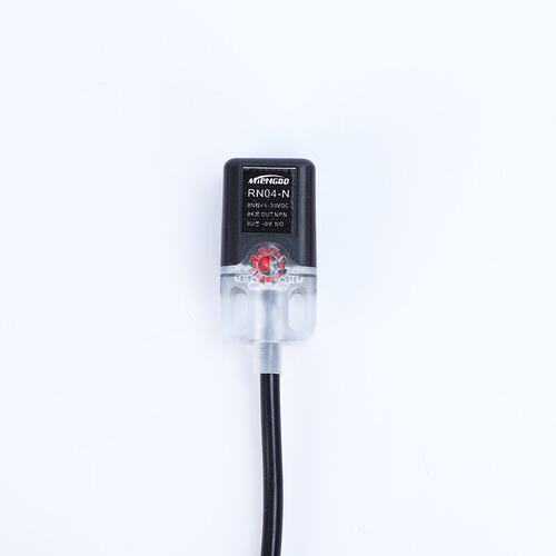 方形接近开关PL-05N N2 P P2三线NPN常开直流5-24V金属感应传感器