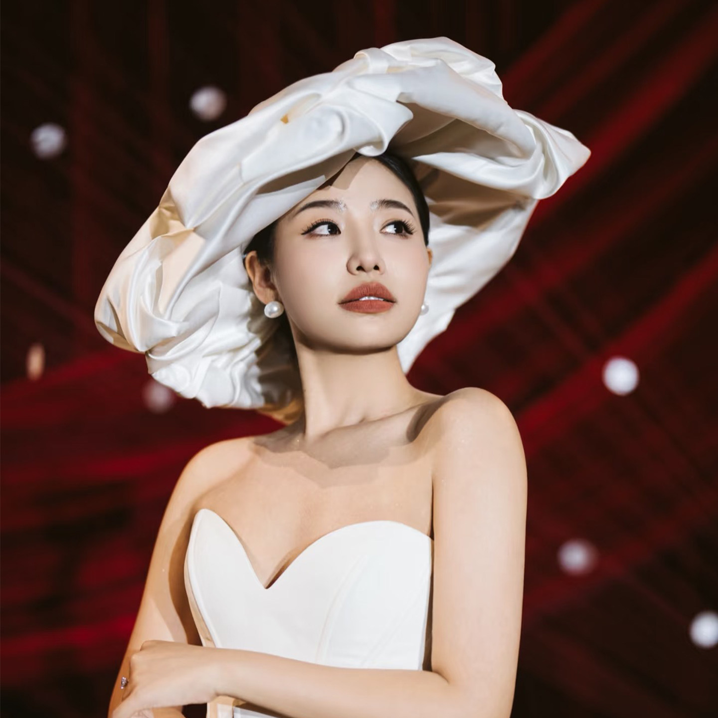 Mi唐手作帽子小众高级不规则新娘婚礼造型手工帽米白色2025年