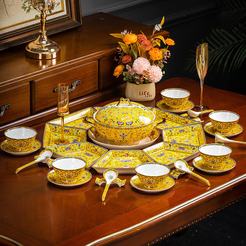 景德镇珐琅彩瓷碗碟套装家用骨瓷碗盘金边创意团圆饭拼盘餐具组合