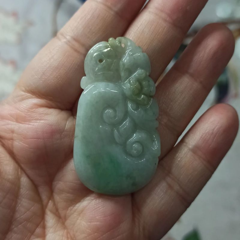 天然翡翠吊坠雕刻件大号如意