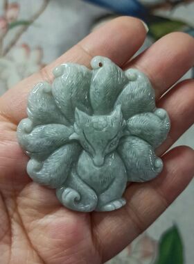 3缅甸天然翡翠吊坠雕刻绿底飘花九尾狐狸牌51X52mm左右48元包邮