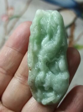 421缅甸天然翡翠吊坠飘花龙牌卡56X23mm左右微瑕玉佩雕刻满48包邮