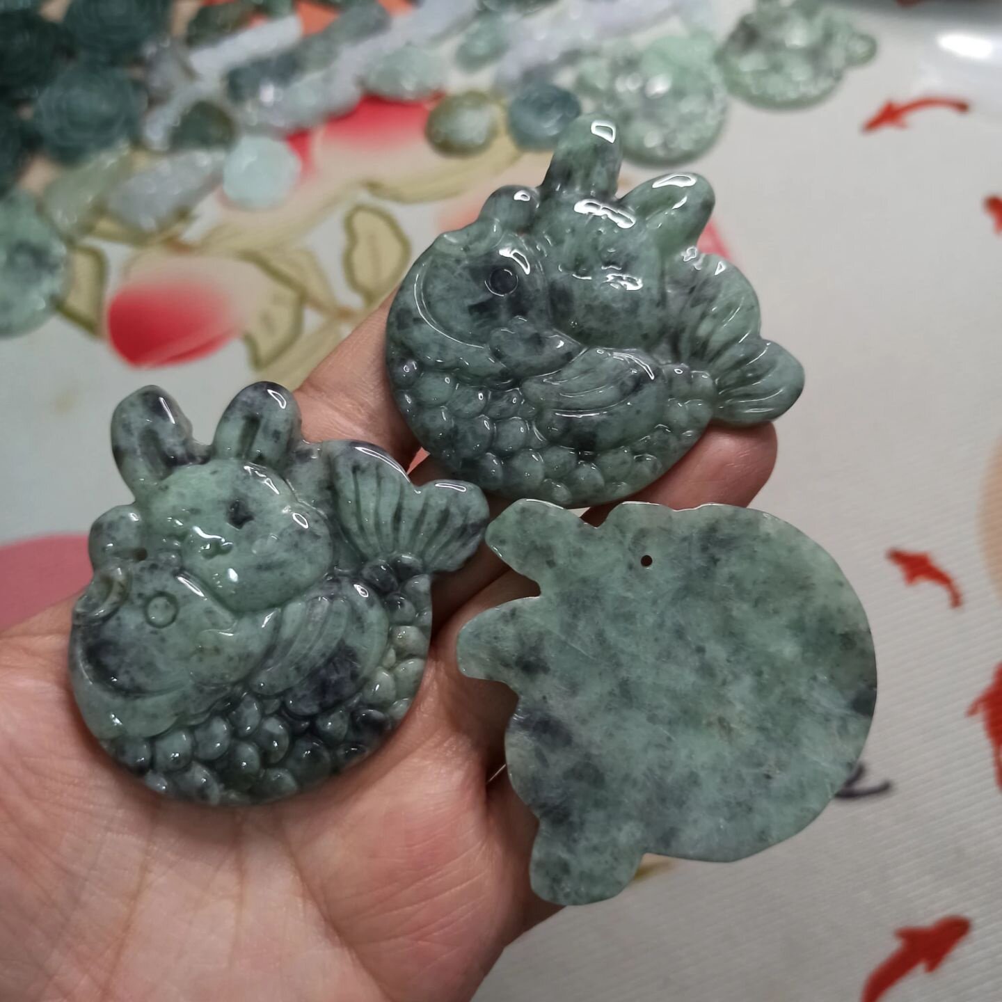 349缅甸天然翡翠吊坠如意福牌飘花鱼牌兔牌卡56X54mm左右满48包邮
