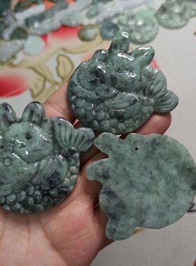 天然翡翠吊坠如意福牌飘花