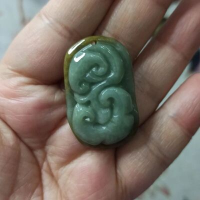 天然翡翠吊坠黄翡飘花如意雕刻件