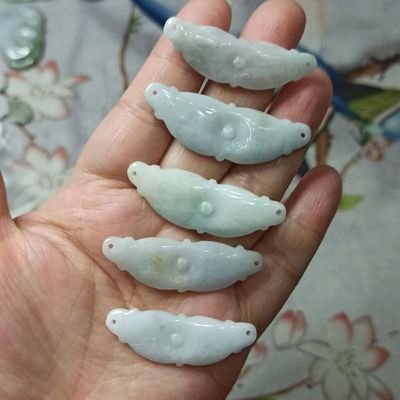 翡翠玉璜项链吊坠卡40X12mm左右