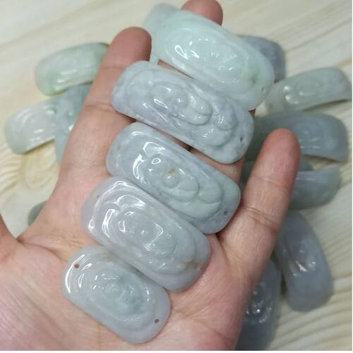 4缅甸天然翡翠手牌手排双孔雕刻